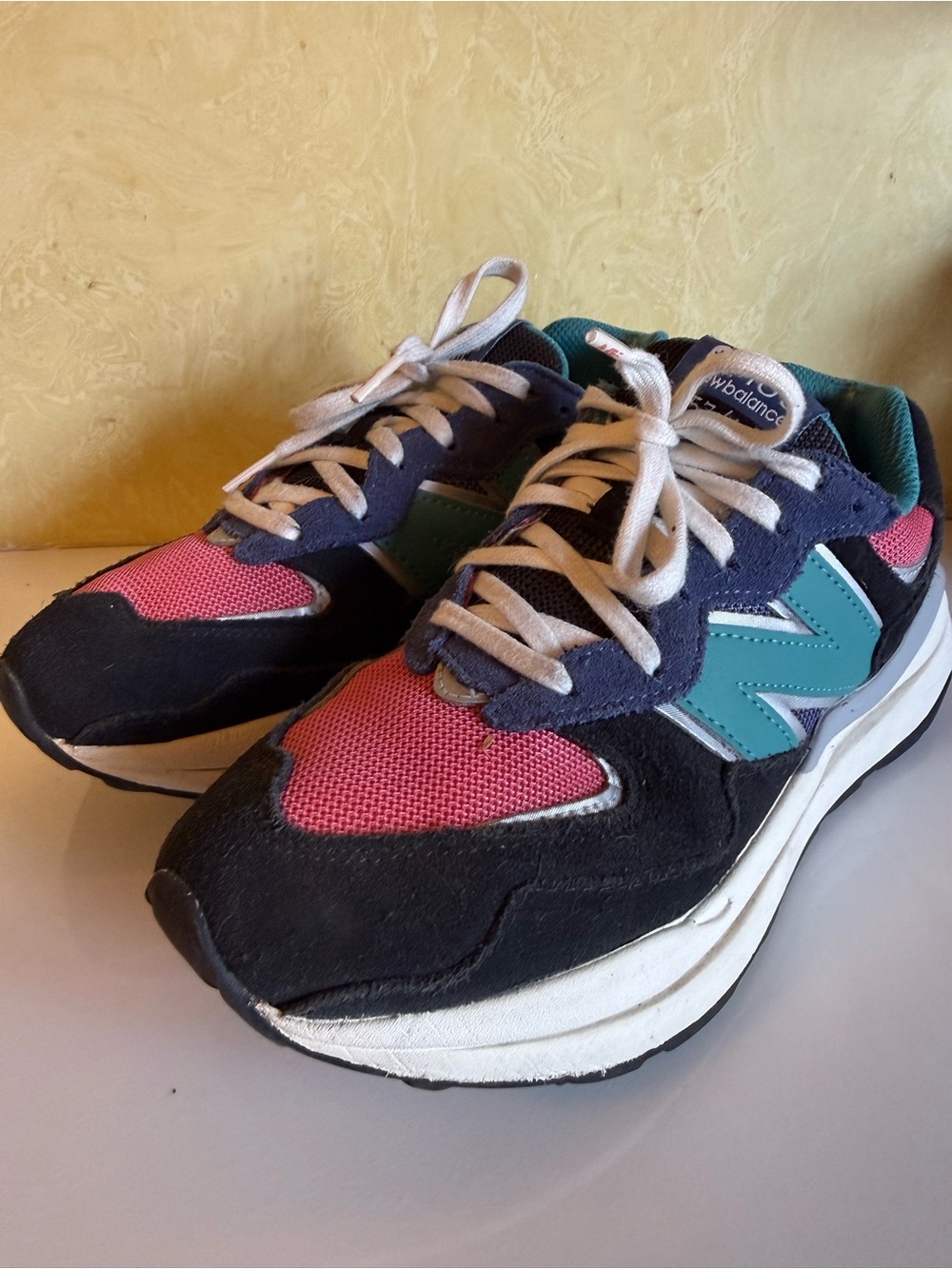 New Balance x FIGS scrubs women’s size 5.5